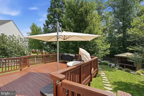 Exterior - 42815 Explorer Dr, Brambleton, VA 20148 photo 4 of 10
