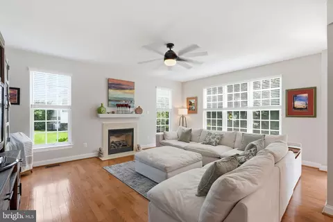Living - 42815 Explorer Dr, Brambleton, VA 20148 photo 2 of 2