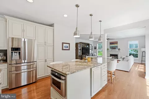 Kitchen - 42815 Explorer Dr, Brambleton, VA 20148 photo 4 of 4