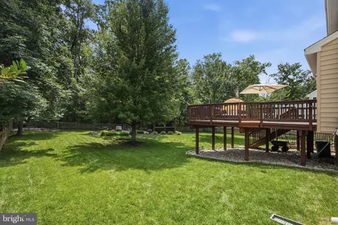 Exterior - 42815 Explorer Dr, Brambleton, VA 20148 photo 6 of 10