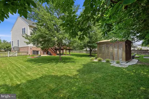 Exterior - 42815 Explorer Dr, Brambleton, VA 20148 photo 10 of 10