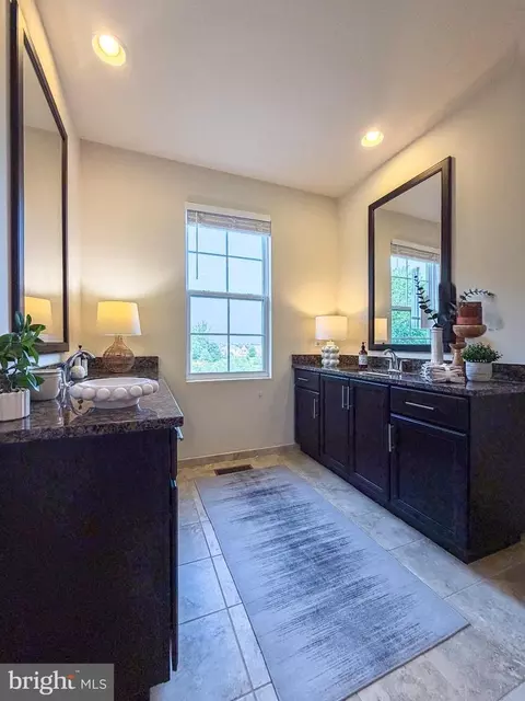 Bath - 23448 Epperson Sq, Brambleton, VA 20148 photo 1 of 2