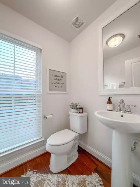 Bath - 23448 Epperson Sq, Brambleton, VA 20148 photo 2 of 2