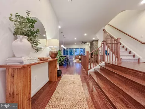 Entry Way - 23448 Epperson Sq, Brambleton, VA 20148 photo 2 of 4