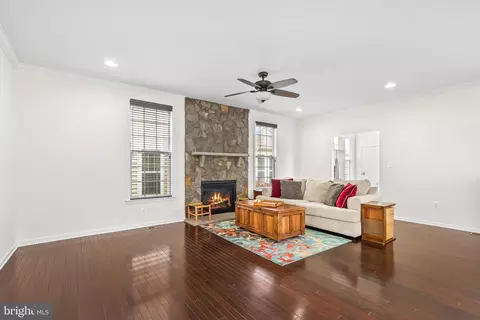 Living - 43245 Barnstead Dr, Ashburn, VA 20148 photo 1 of 2