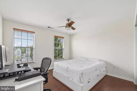 Bedroom - 43245 Barnstead Dr, Ashburn, VA 20148 photo 2 of 7