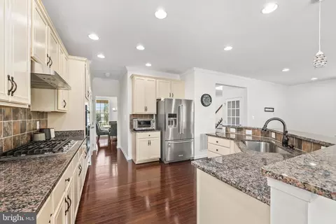 Kitchen - 43245 Barnstead Dr, Ashburn, VA 20148 photo 1 of 3
