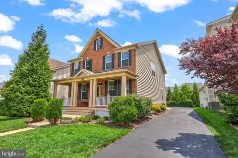Exterior - 43245 Barnstead Dr, Ashburn, VA 20148 photo 2 of 7