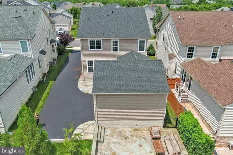 View/Area - 43245 Barnstead Dr, Ashburn, VA 20148 photo 2 of 3