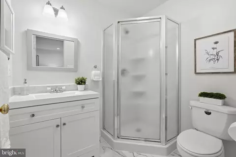 Bath - 43451 Laidlow St, Chantilly, VA 20152 photo 4 of 4