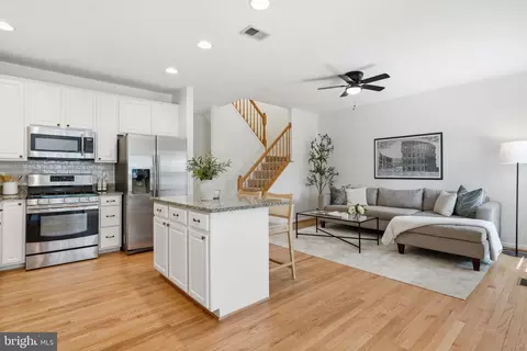 Other - 43451 Laidlow St, Chantilly, VA 20152 photo 4 of 9