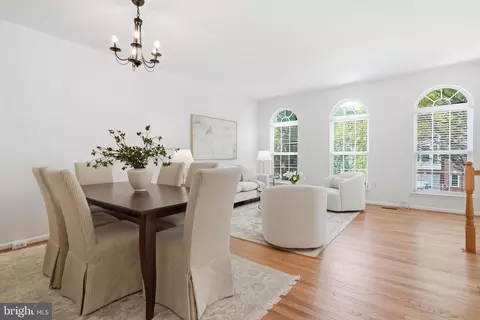 Dining - 43451 Laidlow St, Chantilly, VA 20152 photo 1 of 3