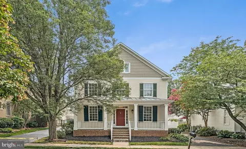 10 Memorial Dr NW, Leesburg, VA 20176