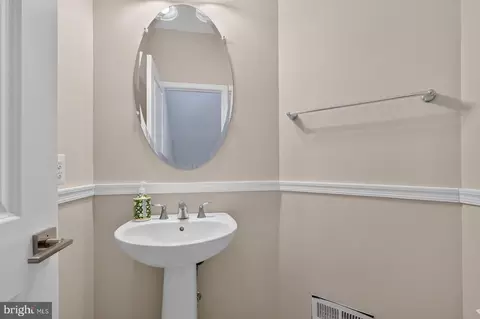 Entry Way - 43002 Rosemount Woods Ter, Ashburn, VA 20148 photo 3 of 6