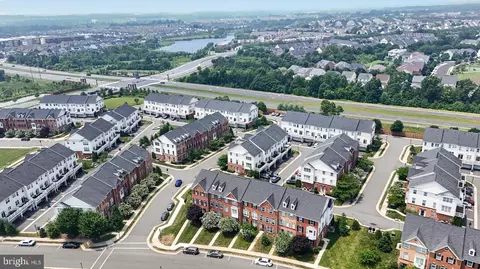 View/Area - 43002 Rosemount Woods Ter, Ashburn, VA 20148 photo 4 of 5