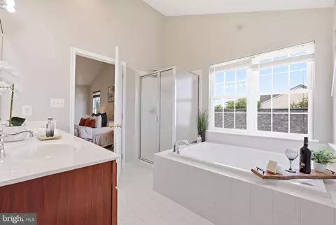 Bath - 42472 Mandolin St, Chantilly, VA 20152 photo 2 of 6