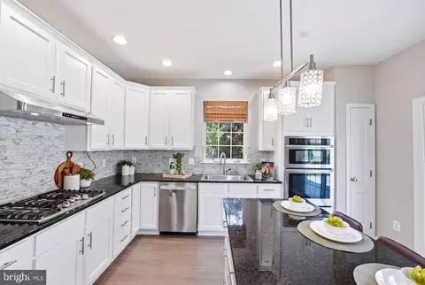 Kitchen - 42472 Mandolin St, Chantilly, VA 20152 photo 2 of 5