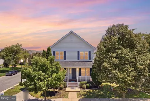 Exterior - 42472 Mandolin St, Chantilly, VA 20152 photo 8 of 8