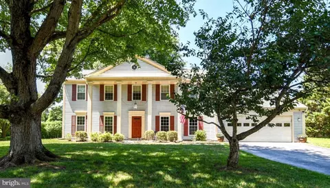 3 Dunbar Way, Sterling, VA 20165