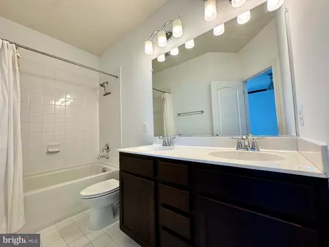 Bath - 22885 Eileen Sq, Sterling, VA 20166 photo 2 of 3