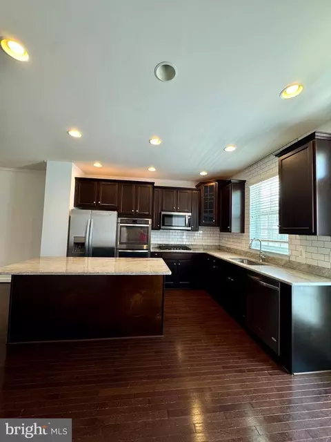 Kitchen - 22885 Eileen Sq, Sterling, VA 20166 photo 1 of 1