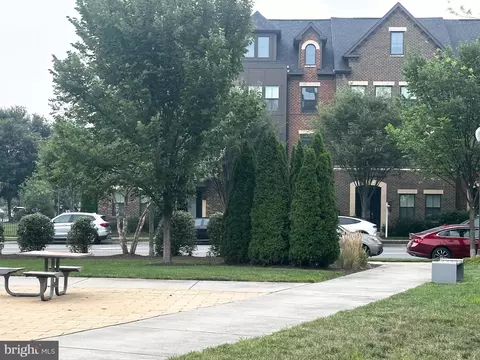 Exterior - 43451 Charitable St, Ashburn, VA 20148 photo 7 of 8