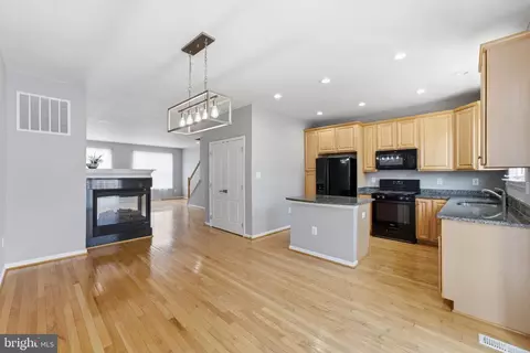 Entry Way - 42440 Ringneck Pl, Brambleton, VA 20148 photo 4 of 6