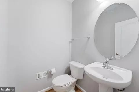 Entry Way - 42440 Ringneck Pl, Brambleton, VA 20148 photo 3 of 6