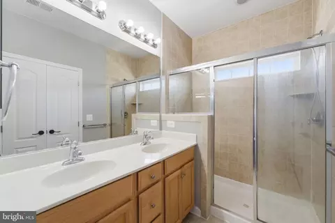 Bath - 42440 Ringneck Pl, Brambleton, VA 20148 photo 1 of 1