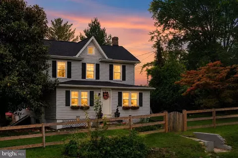 411 E A St, Purcellville, VA 20132