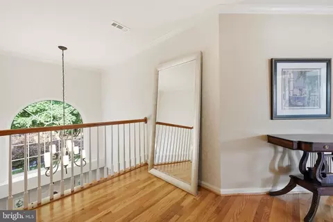 Entry Way - 21598 Goodwin Ct, Broadlands, VA 20148 photo 14 of 18