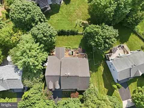 View/Area - 21598 Goodwin Ct, Broadlands, VA 20148 photo 1 of 6