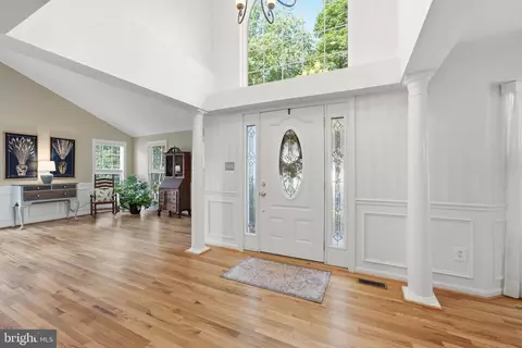 Entry Way - 21598 Goodwin Ct, Broadlands, VA 20148 photo 2 of 18