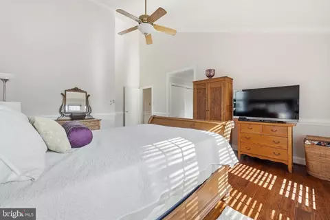 Bedroom - 21598 Goodwin Ct, Broadlands, VA 20148 photo 2 of 4