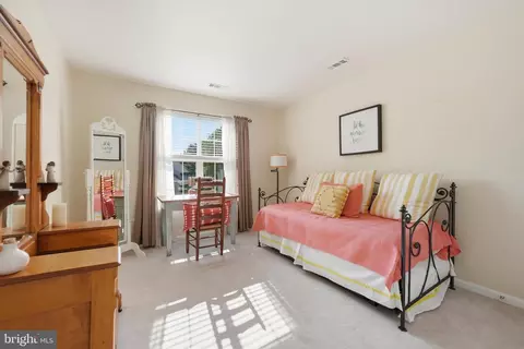 Bedroom - 21598 Goodwin Ct, Broadlands, VA 20148 photo 3 of 4