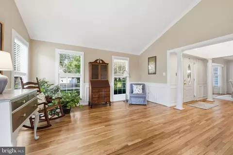 Entry Way - 21598 Goodwin Ct, Broadlands, VA 20148 photo 7 of 18