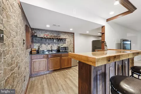 Entry Way - 21598 Goodwin Ct, Broadlands, VA 20148 photo 16 of 18