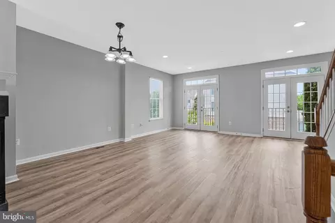 Living - 22978 Fox Fire, Brambleton, VA 20148 photo 5 of 9