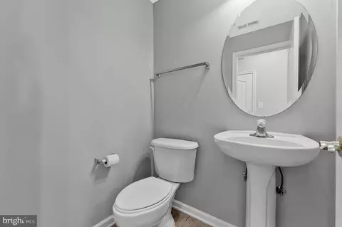 Entry Way - 22978 Fox Fire, Brambleton, VA 20148 photo 5 of 7