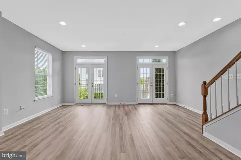 Living - 22978 Fox Fire, Brambleton, VA 20148 photo 6 of 9