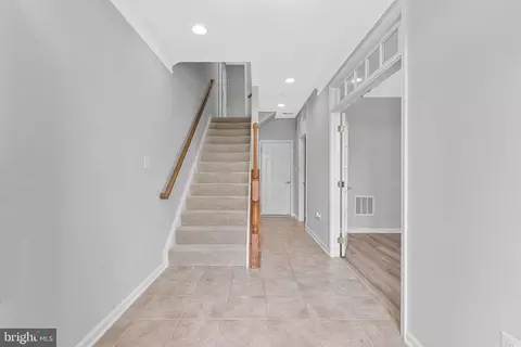 Entry Way - 22978 Fox Fire, Brambleton, VA 20148 photo 2 of 7