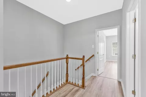 Entry Way - 22978 Fox Fire, Brambleton, VA 20148 photo 6 of 7