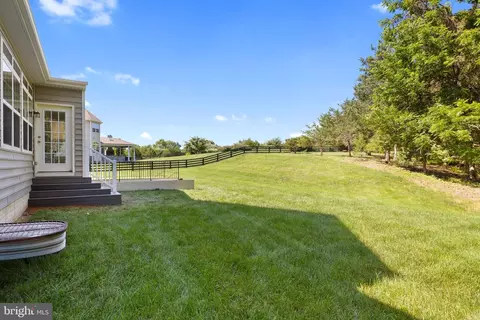 Exterior - 22411 Conservancy Dr, Ashburn, VA 20148 photo 11 of 15