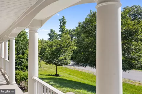 Exterior - 22411 Conservancy Dr, Ashburn, VA 20148 photo 9 of 15