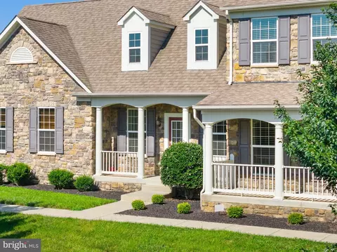 Exterior - 22411 Conservancy Dr, Ashburn, VA 20148 photo 2 of 15