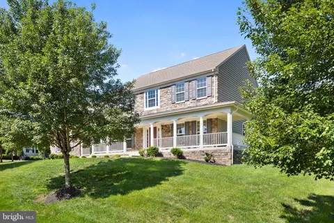 Exterior - 22411 Conservancy Dr, Ashburn, VA 20148 photo 6 of 15