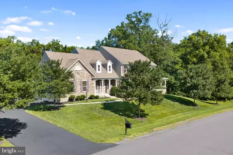 Exterior - 22411 Conservancy Dr, Ashburn, VA 20148 photo 3 of 15