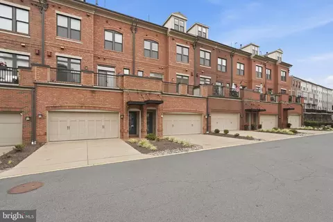 206 Railbender Aly SE, Leesburg, VA 20175