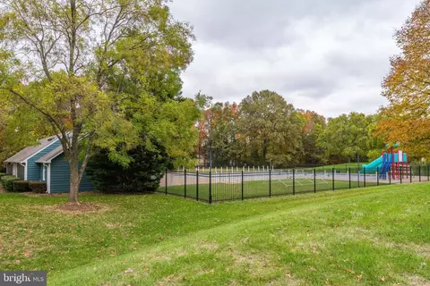 Exterior - 3 Whaley Ct, Sterling, VA 20165 photo 9 of 12
