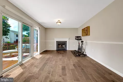 Living - 3 Whaley Ct, Sterling, VA 20165 photo 2 of 3